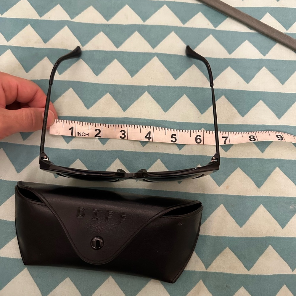 Diff Eyewear Black Sunglasses - Picture 7 of 15